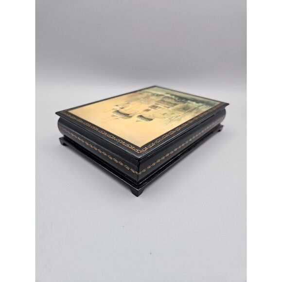 Hand Painted Russian Church Scene Lacquer Box Signed  7" x 5" Black and Red - Picture 4 of 11